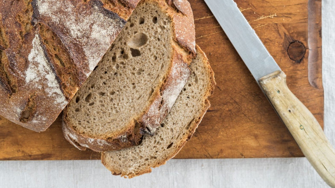 Powrót do Korzeni: Odkryj Pełnię Smaku i Zdrowia z Naszym Tradycyjnym Chlebem Żytnim na Zakwasie!